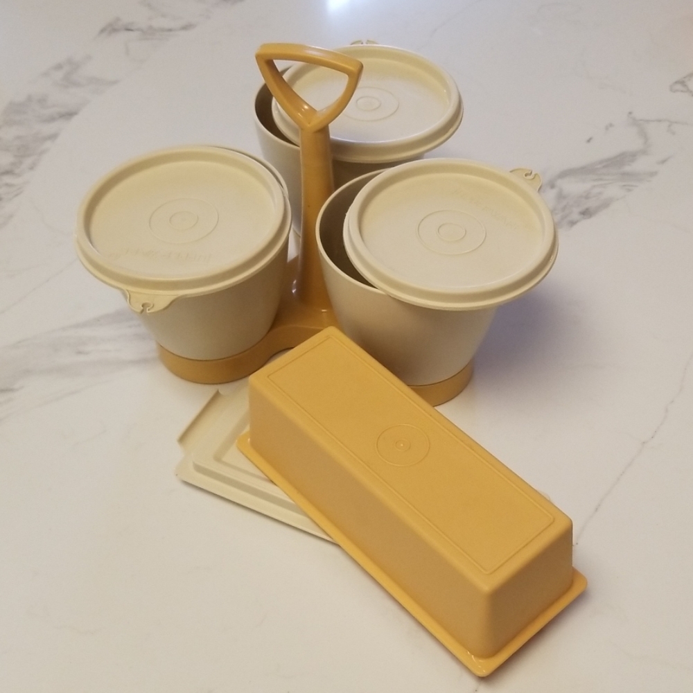 Vintage Tupperware condiments container/butter dis